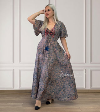 Maxikleid mit herzförmigem Ausschnitt